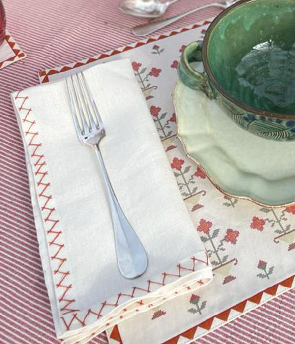 ZigZag hand-embroidered set of 2 linen napkins